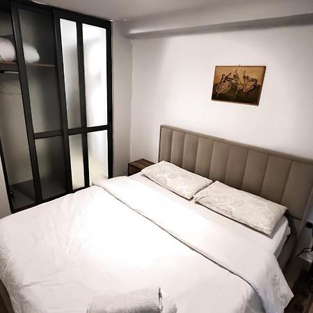 Tirana Center Apartment Buitenkant foto